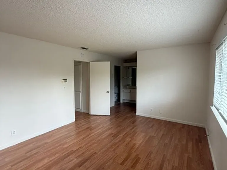 6200 Osullivan Ln — Photo 19