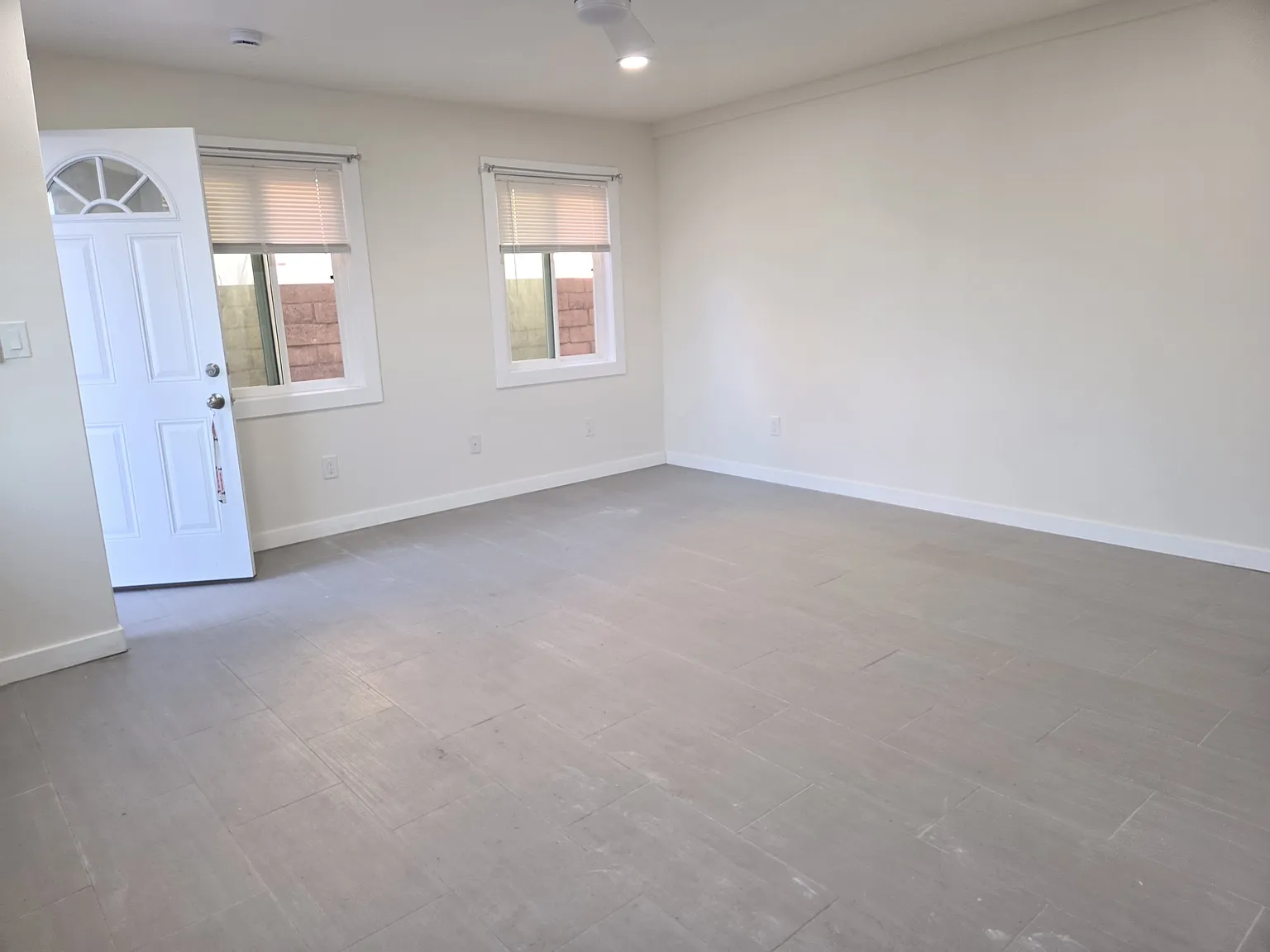 Studio, 350 sqft, $1,700 — Photo 1