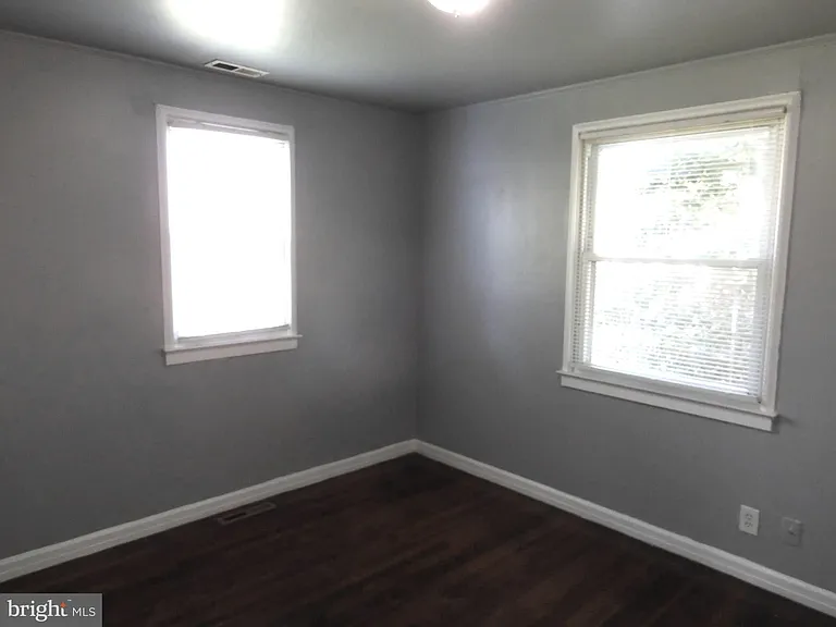 8220 Cornwall Rd — Photo 14