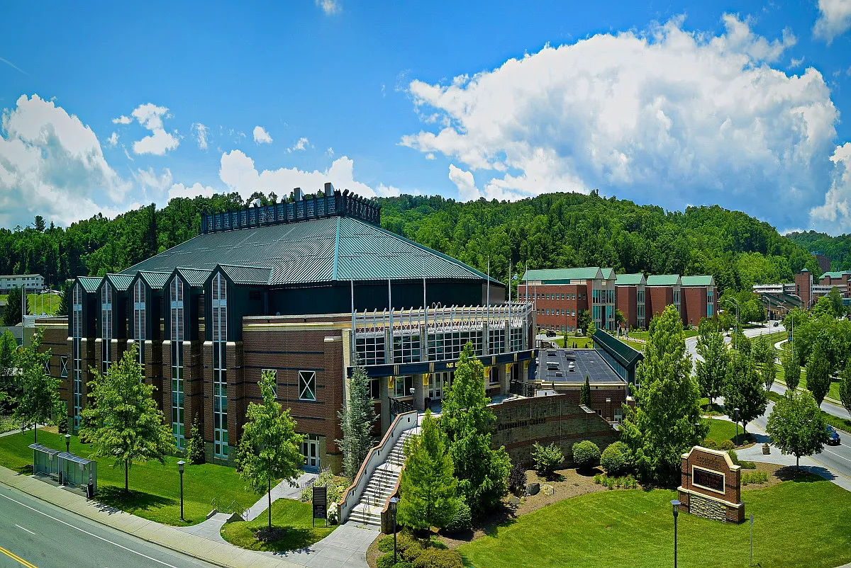 University Overlook — Photo 3