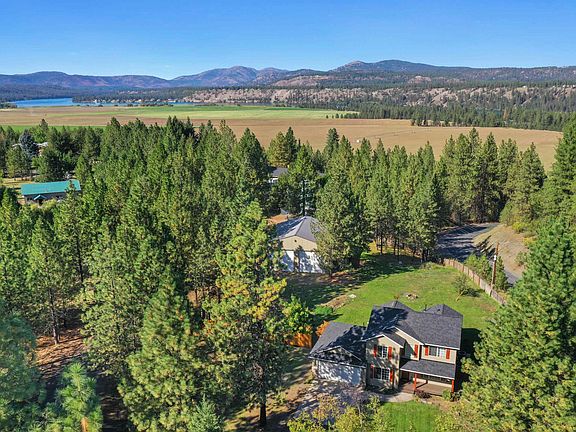 3rd image of 15216 W Bluegrass Rd