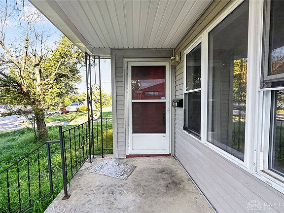 3rd image of 320 Muntz St