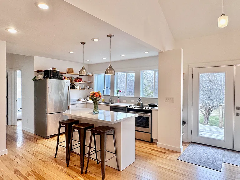 266 Highland Ave — Photo 41