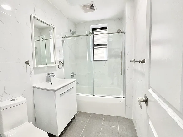 2229 E 7th St #3K — Photo 5