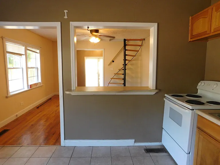 706 N Burns Rd — Photo 5