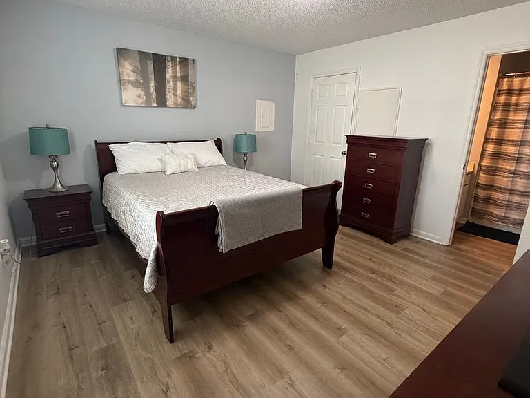 Arlington Apartments — Photo 39