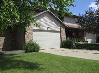 5863 Woodland Dr, Waunakee, WI 53597