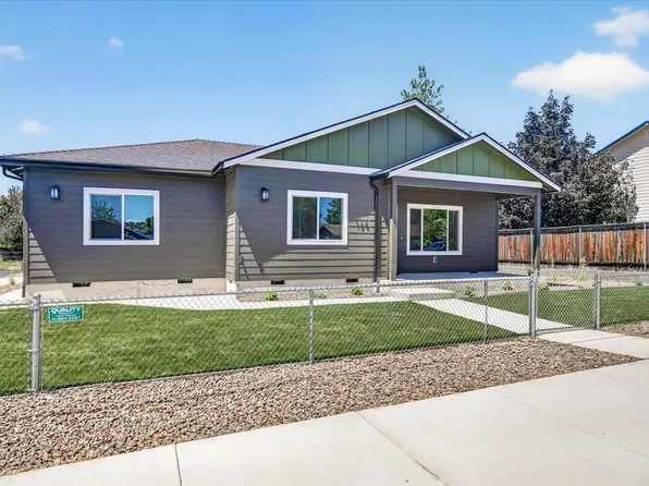 126 Lorraine Ave, Eagle Pt, OR 97524