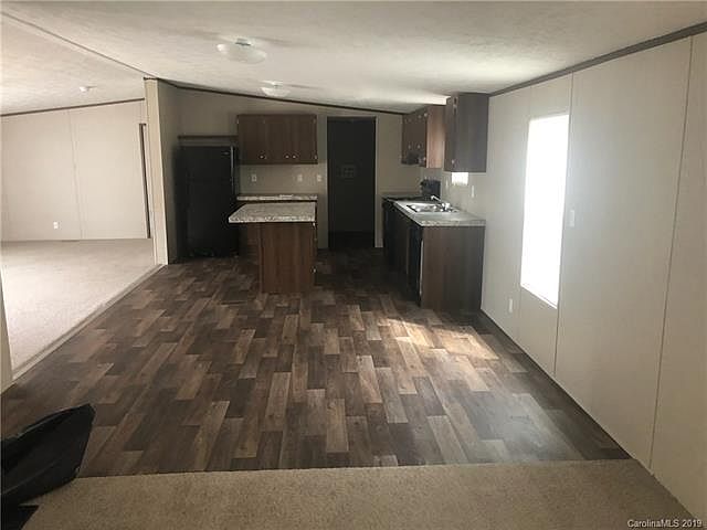 2nd image of 2264 NE Sigman Rd