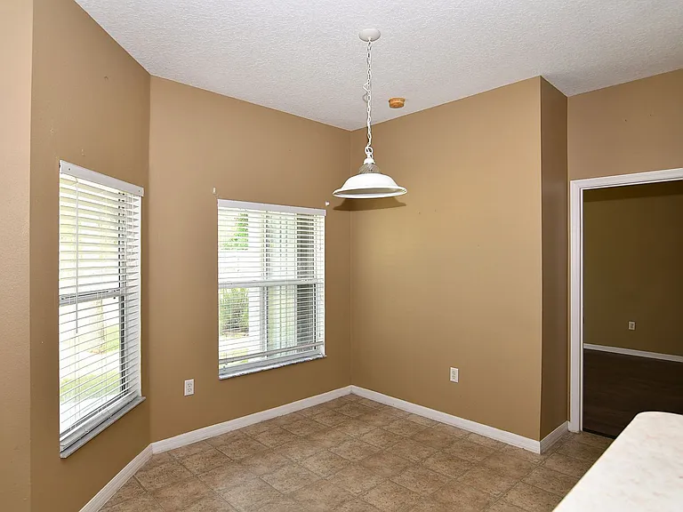48 Pickering Dr — Photo 16