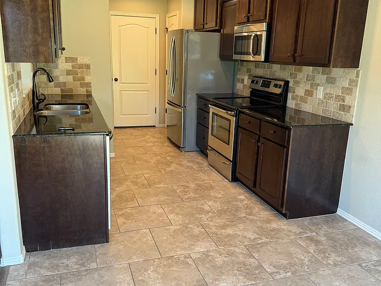 508 W Worchester St — Photo 8