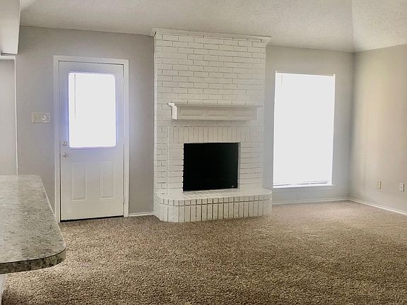 3rd image of 6715 Country Creek Dr