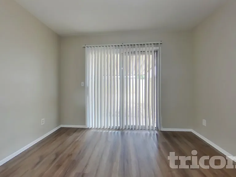 1705 E Carter Rd — Photo 6