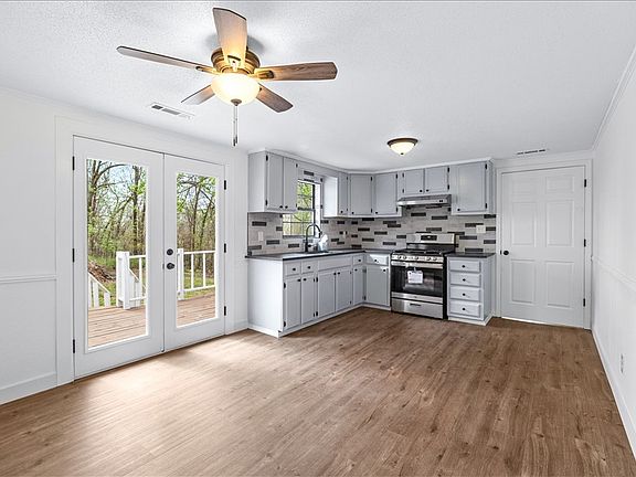 5th image of 1537 Steele Rd