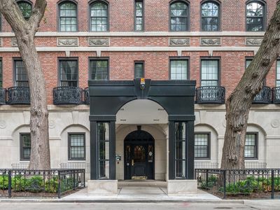 210 E Pearson St APT 3B, Chicago, IL, 60611