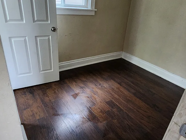 1522 Mott Ave — Photo 11