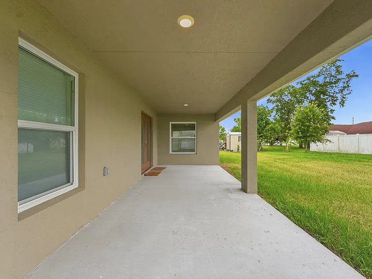 1692 SW Alvaton Ave — Photo 35