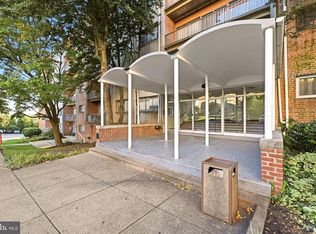 5801 Quantrell Ave APT 209, Alexandria, VA 22312
