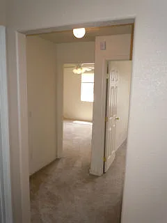 1907 Girard Blvd NE — Photo 16