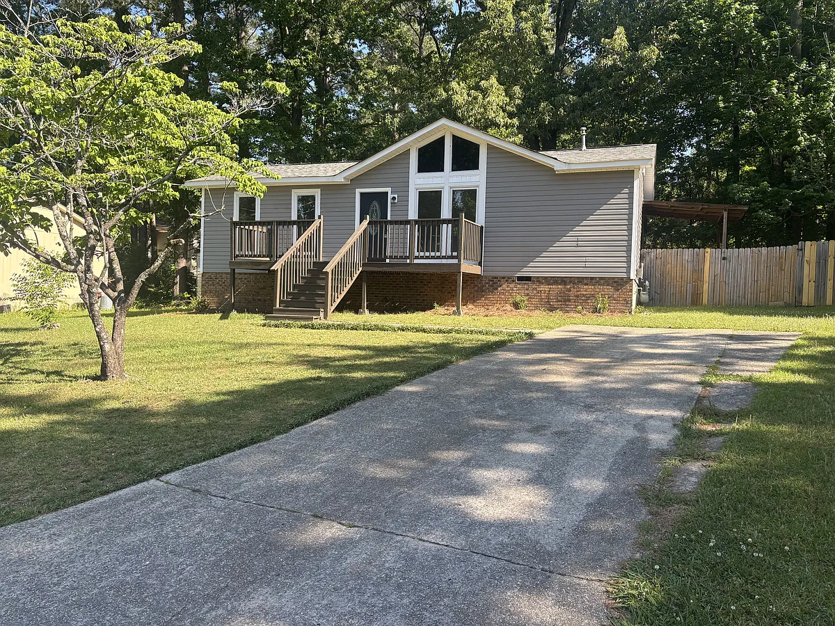 Building Photo - 2535 Martin Cir