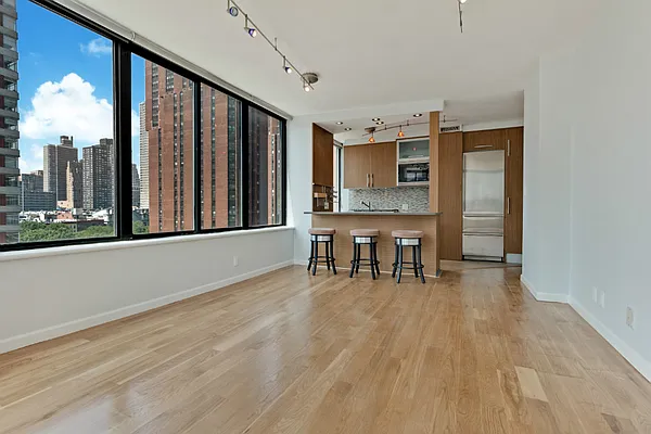 Rented by Level Group | media 18