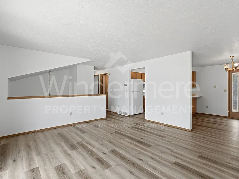 802 S Calvin Rd — Photo 6