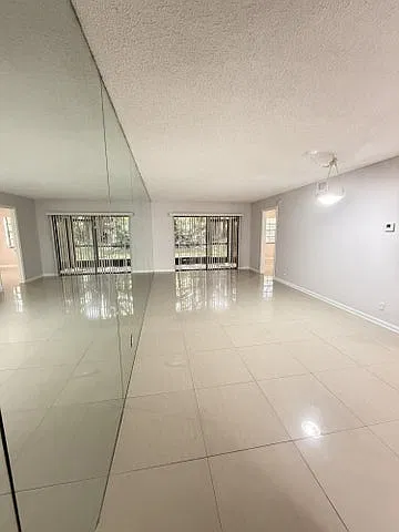 2 bed, 935 sqft, $2,500 — Photo 4
