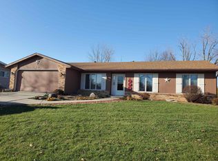 421 Columbia Dr, Columbia City, IN