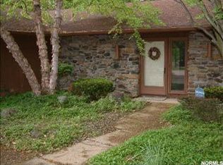 10039 Oak Branch Trl, Strongsville, OH