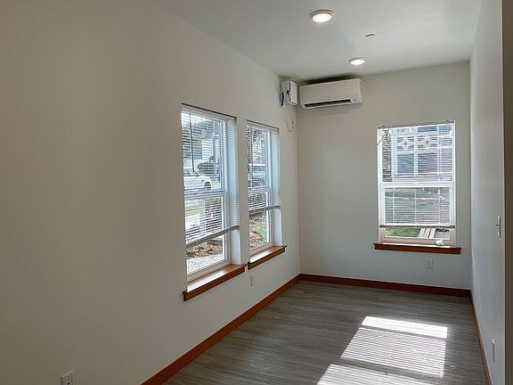 5th image of 1205 N Garden St #101
