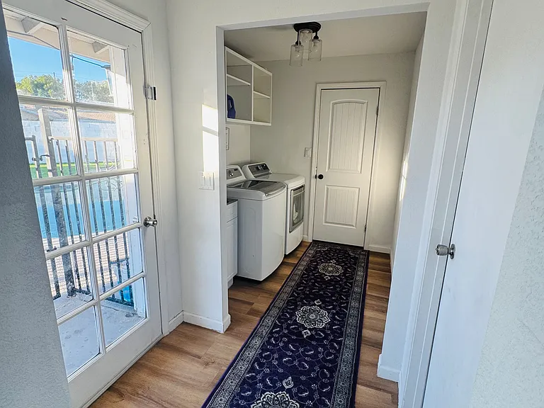 7814 N 32nd Ave — Photo 2