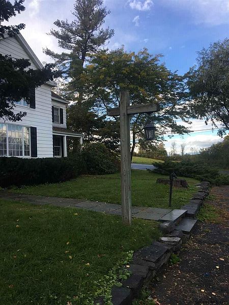 2nd image of 35 HURST Road