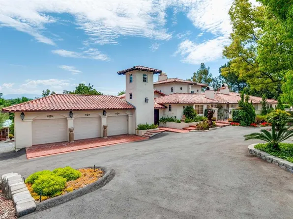 725 Hamilton Ln, Fallbrook, CA 92028