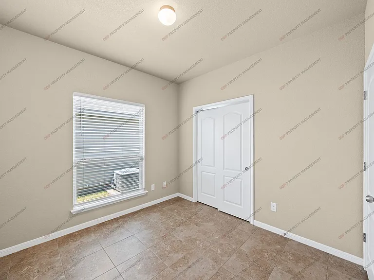 7605 Hickman St — Photo 18