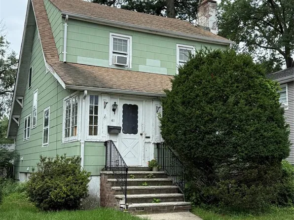 41 Westervelt Pl, Westwood, NJ 07675