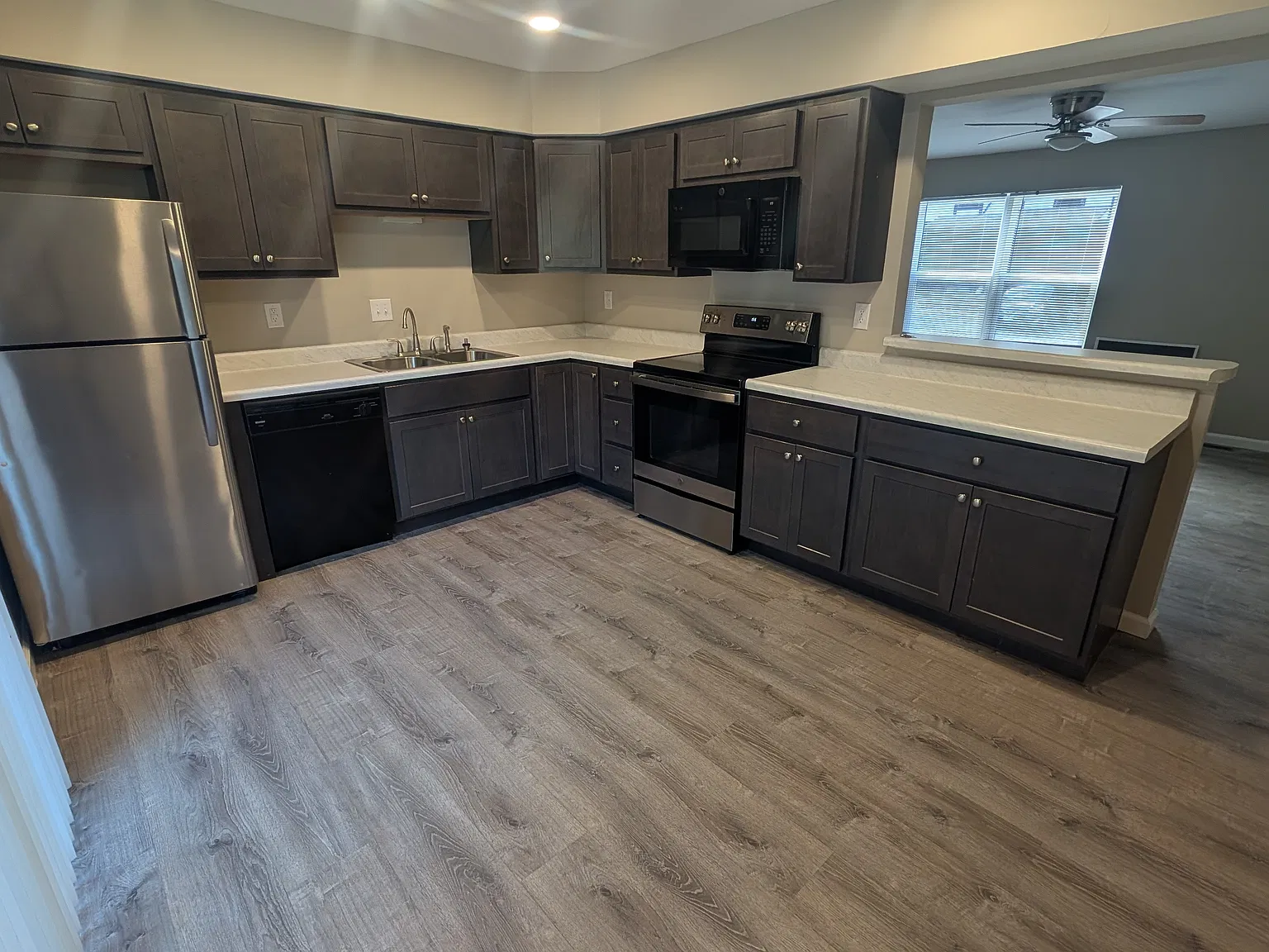 2 bed, 1.5 bath, 1000 sqft, $1,500 — Photo 1