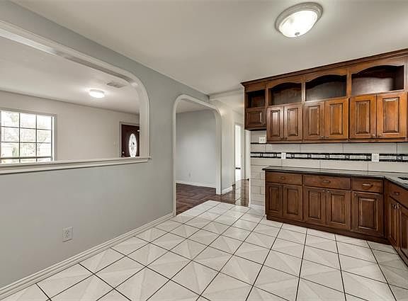 3rd image of 1541 Priscilla Ln