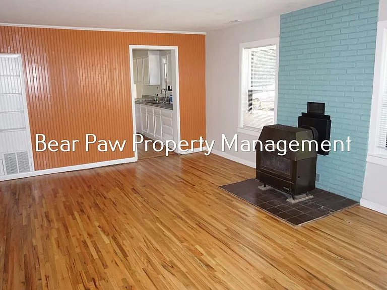 960 Loveland St #B — Photo 6