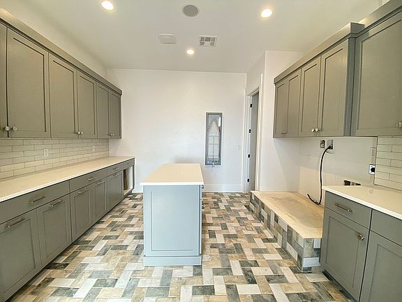 2nd image of 1083 E Crooked Creek Dr