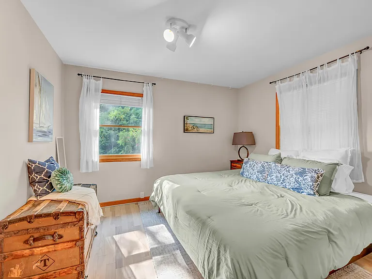 18 Shore Rd — Photo 19