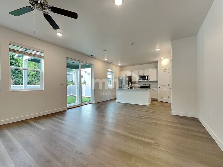 7718 Selah St SW — Photo 6