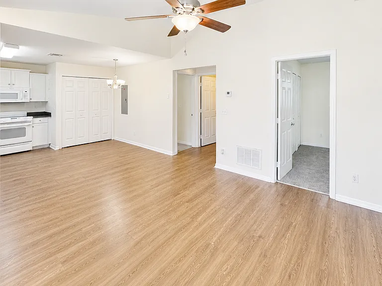 1105 Harold Ave S — Photo 7