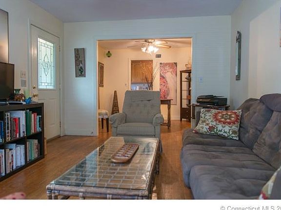 5th image of 249 Judwin Ave