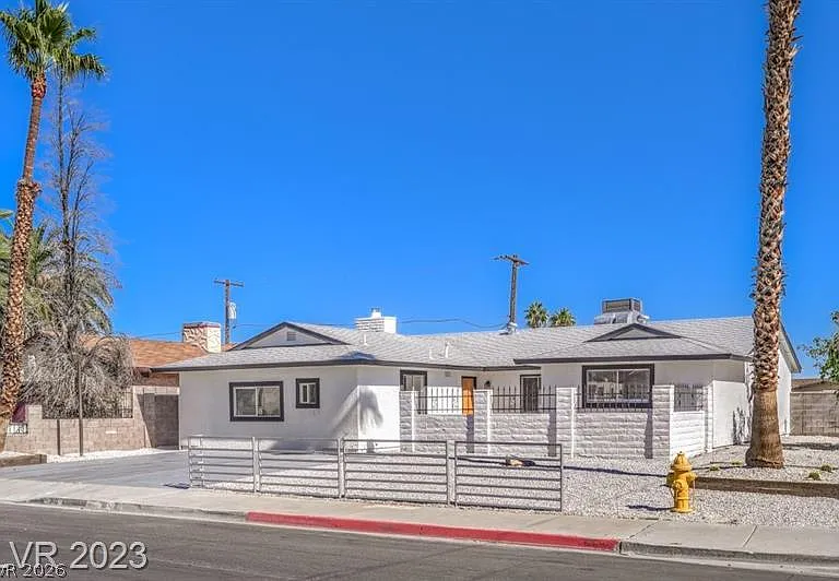 3070 E Carnelian St — Photo 1