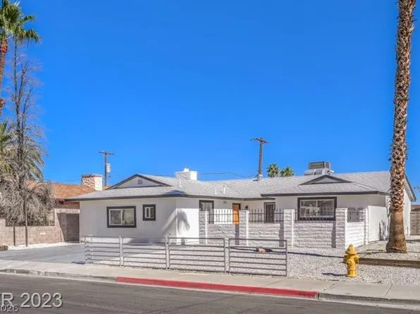 3070 E Carnelian St, Las Vegas, NV 89121