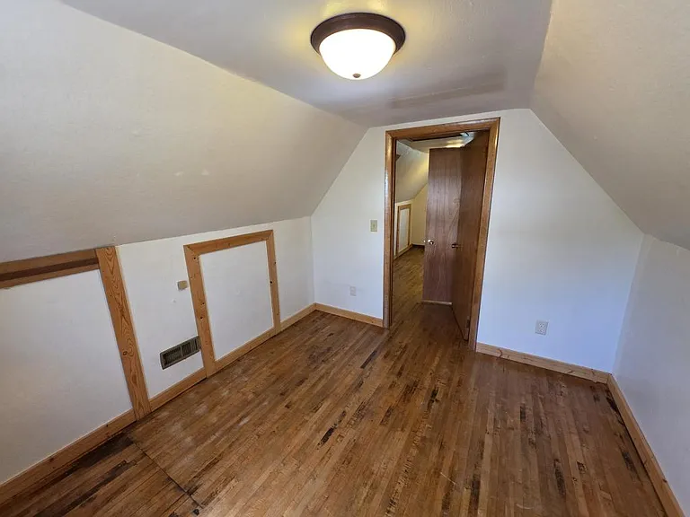 11934 Goodview Ave — Photo 43