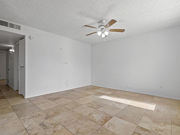 6-web-or-mls-2346 E Shaw Butte Dr-16_11112025