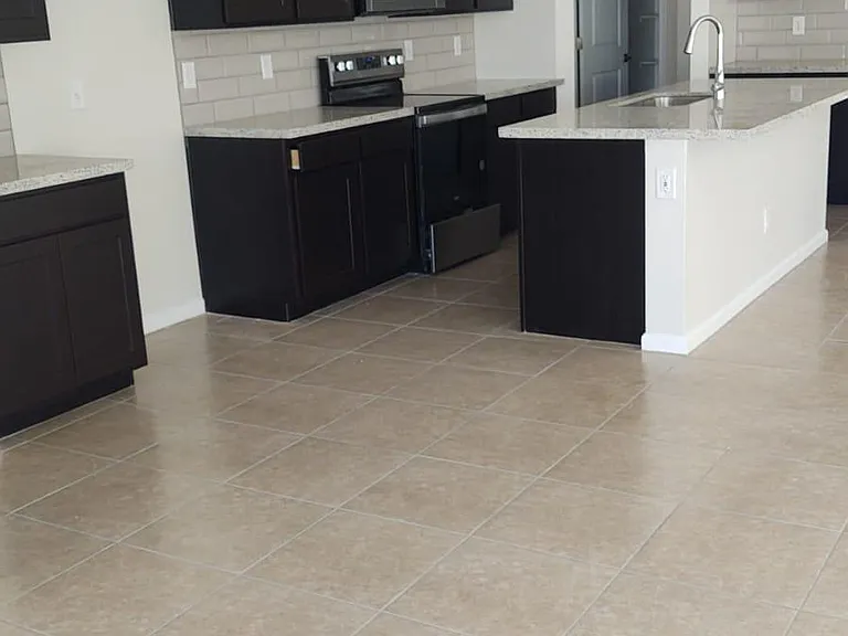 17844 W Villa Hermosa Ln — Photo 2