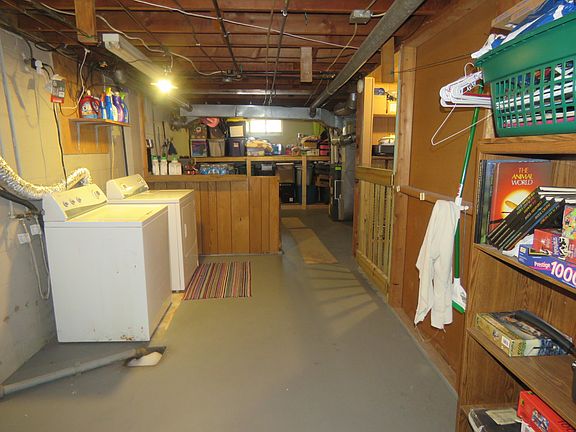 Basement - Washer/Dryer/Stor