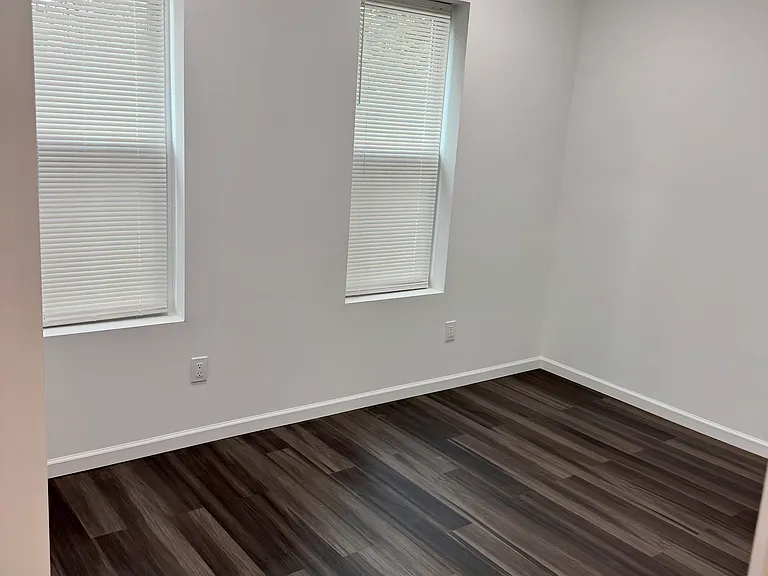 2144 W Grange Ave — Photo 16